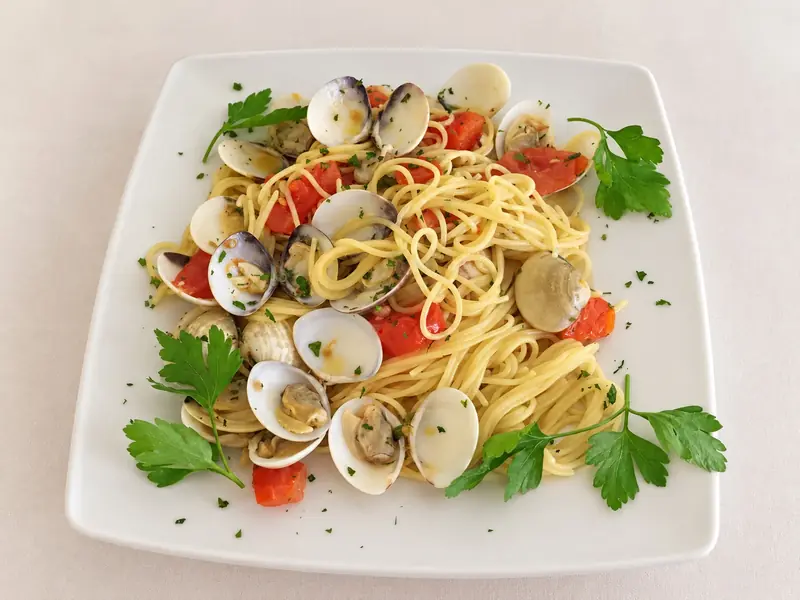 Spaghetti alle vongole e pomodorini