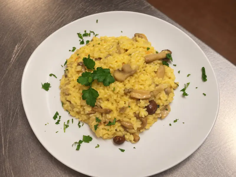 Risotto giallo ai funghi