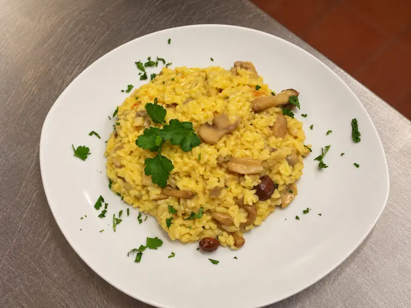 Risotto giallo ai funghi