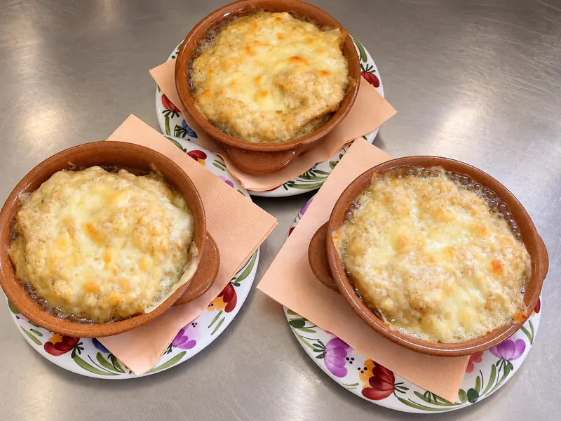 Tre cocotte gratinate al forno